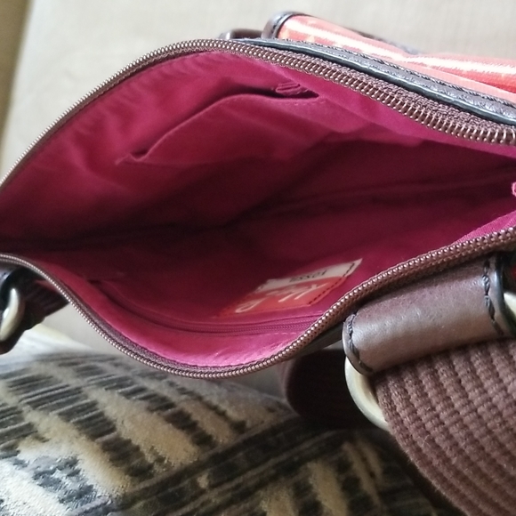 FOSSIL PVC COATED CROSSBODY - Picture 8 of 10